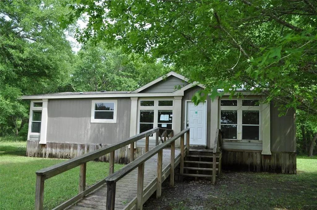 58 Creek Point Drive, Huntsville TX 77320